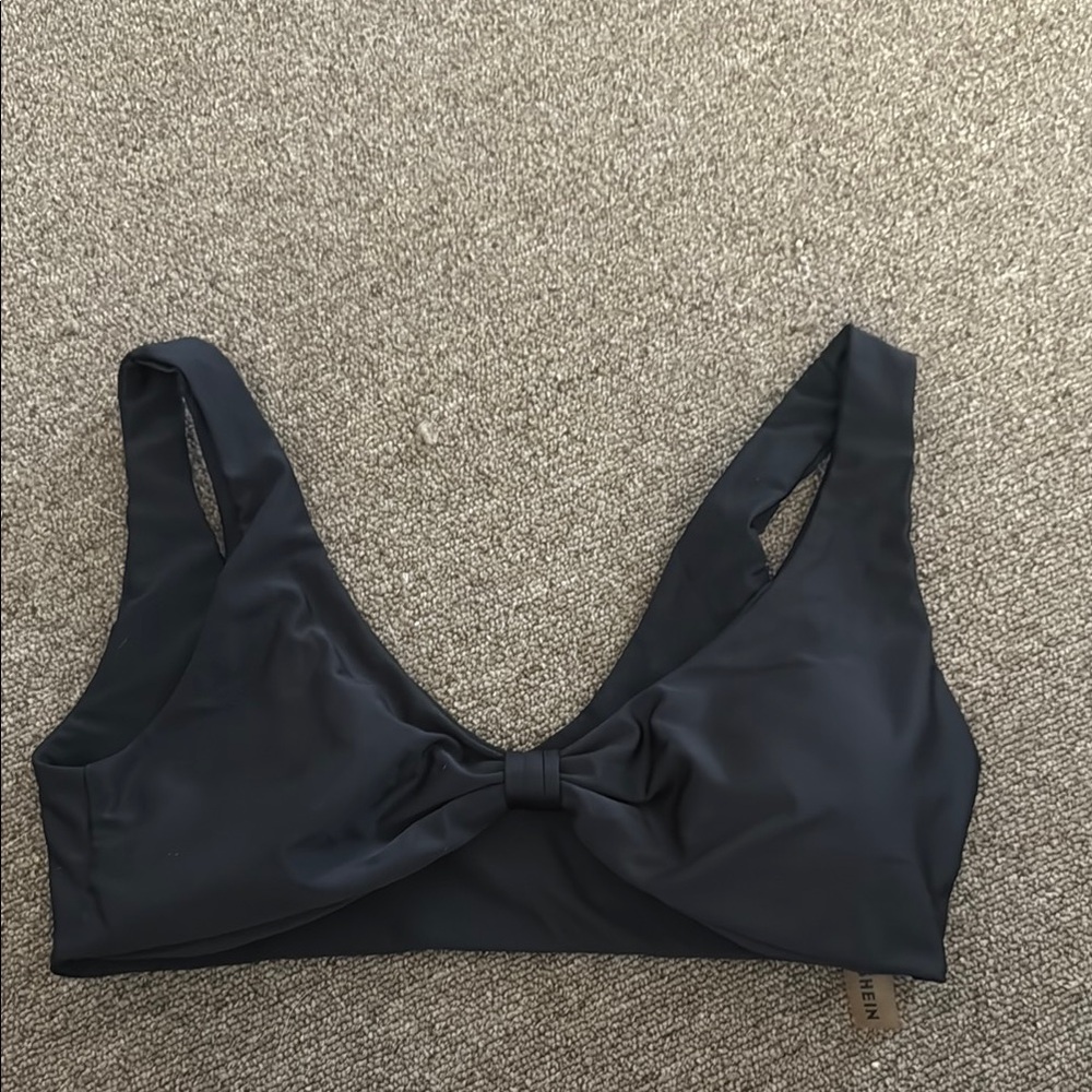 SHEIN Black V-Neck Comfort Bra